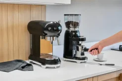 Smeg Kahvimylly Musta Cgf01Bleu