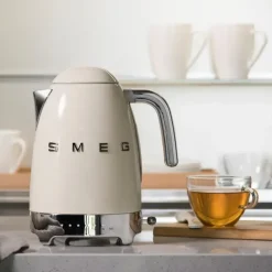 Smeg Kerma Vedenkeitin Lampotilansaadolla Klf04Creu